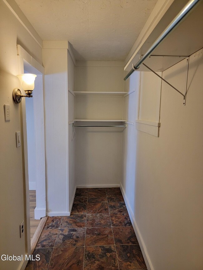 Building Photo - 827 US-9