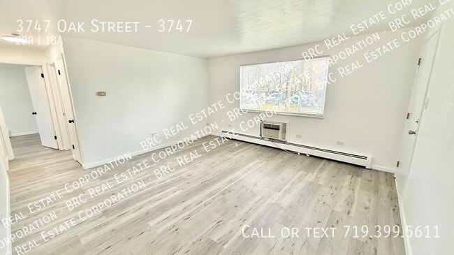 Building Photo - 3747 Oak St