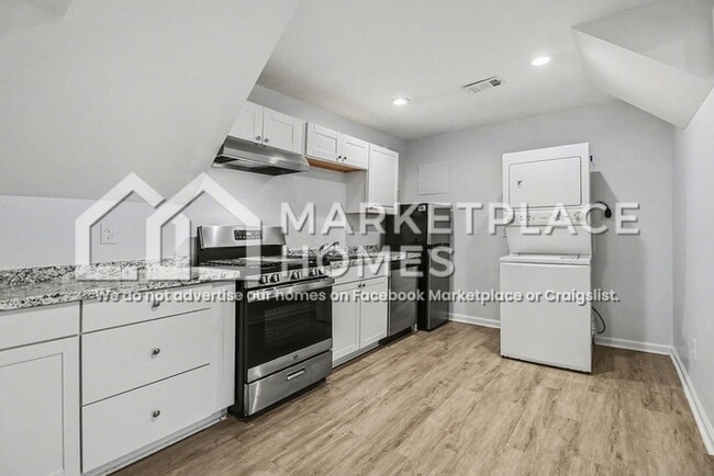 Building Photo - 2542 Melinda Dr NE