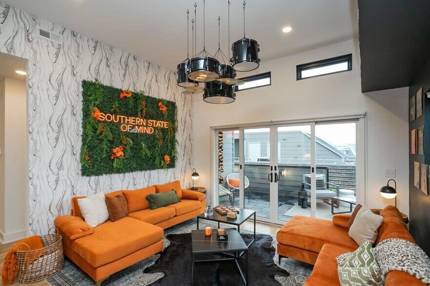 Primary Photo - 1011 12th Ave S