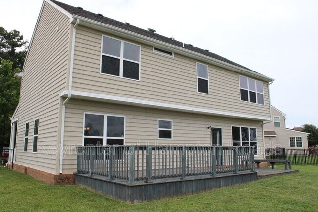 Building Photo - 3901 Grand Isle Dr