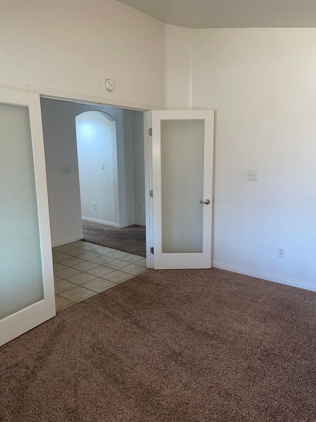 Building Photo - Beautiful 3 bed 2 bath Home in Rosedale!