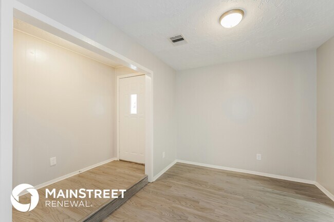 Building Photo - 9902 Towne Brook Ln