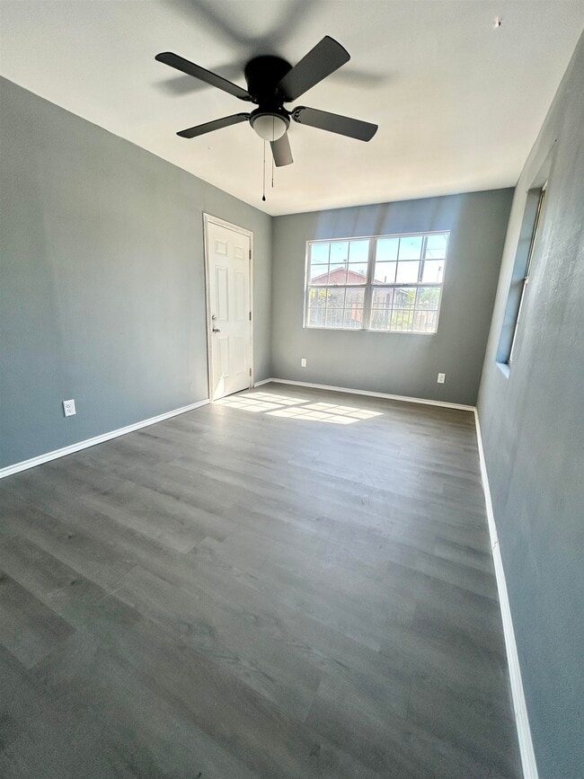 Building Photo - 2314 Pine St