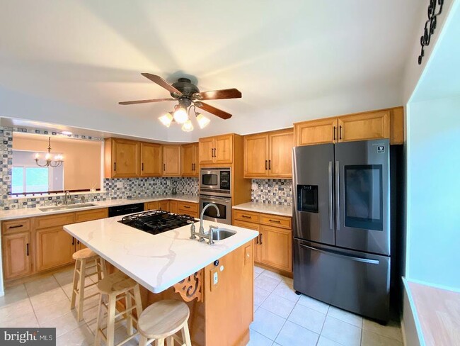 Building Photo - 618 Shropshire Dr