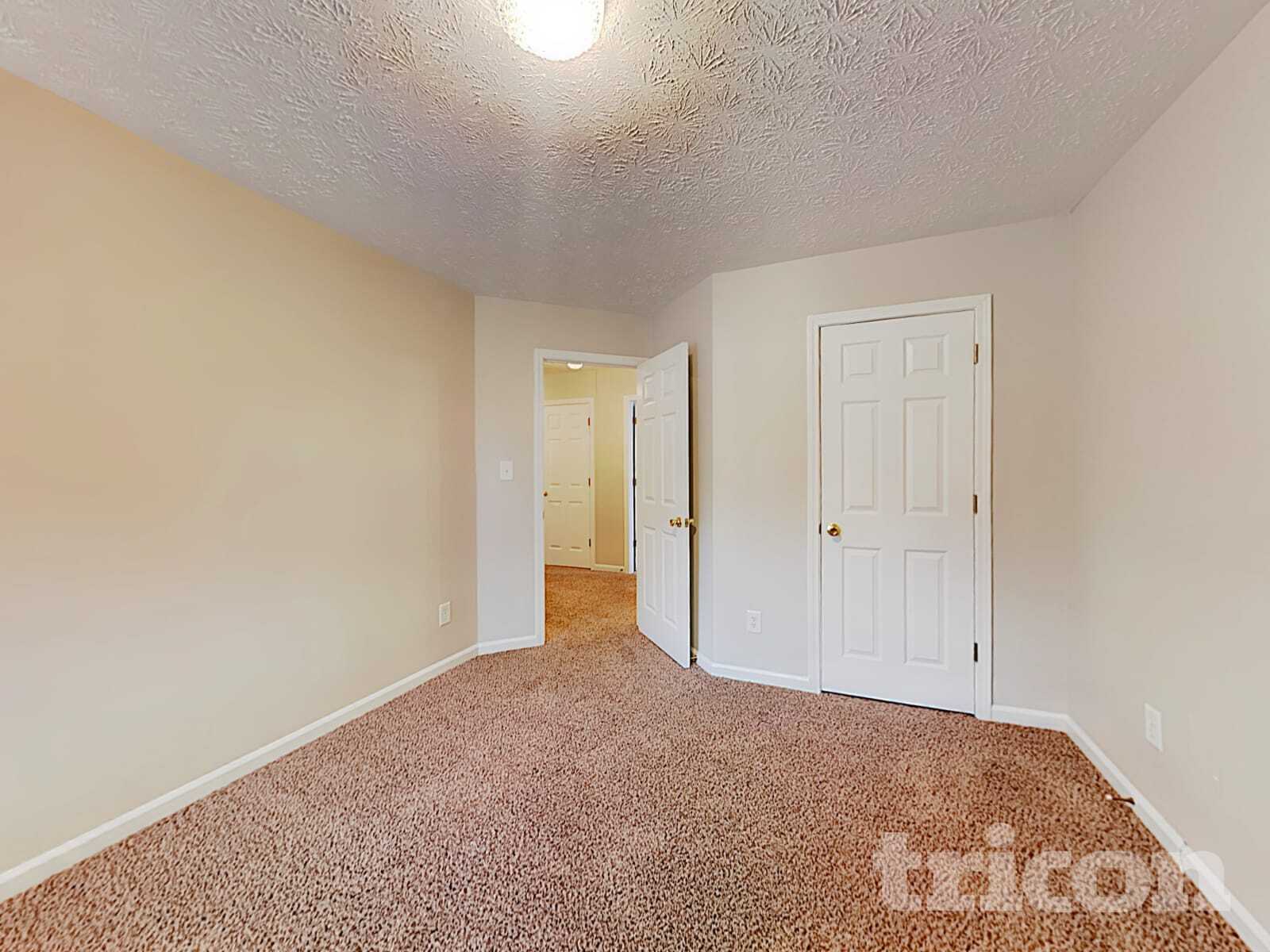 Building Photo - 640 James Ridge Dr