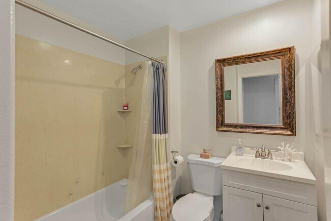 Building Photo - 7635 Family Cir