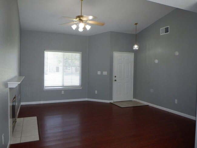 Building Photo - Convenient Location - Cul De Sac