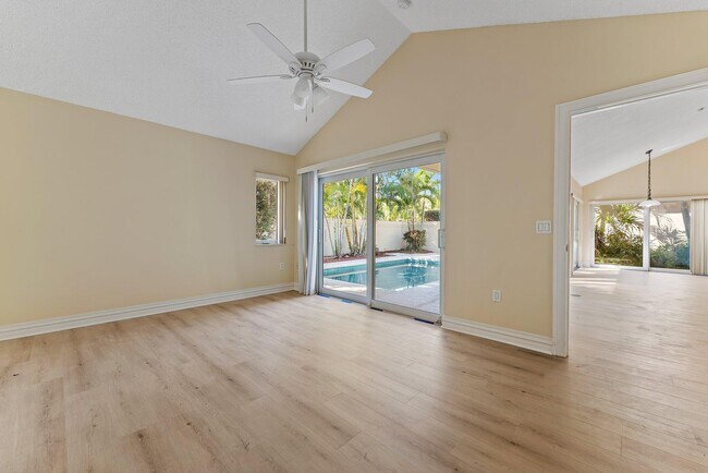 Building Photo - 118 Knoll Way