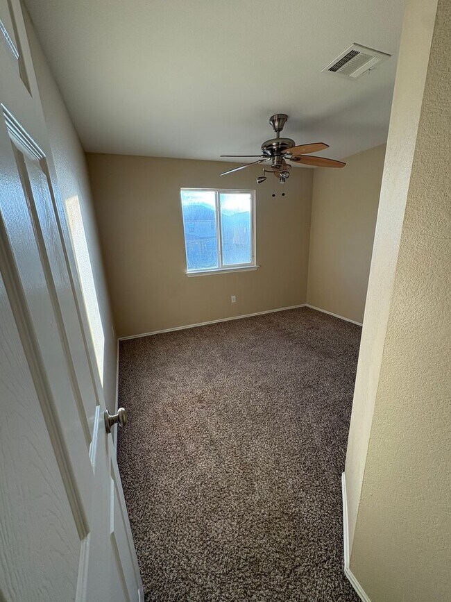 Building Photo - AVAILABLE NOW