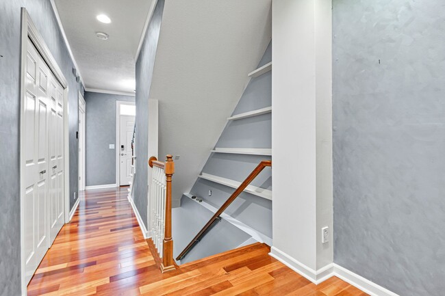 Building Photo - Amazing Union Hill 3 Bedroom Townhome