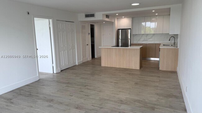 Building Photo - 16740 NE 9th Ave