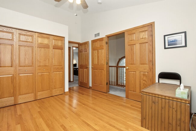 Building Photo - 406 Kresswood Dr