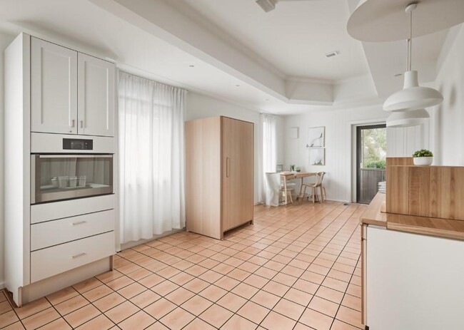 Building Photo - 1112 Delaware Ave SE