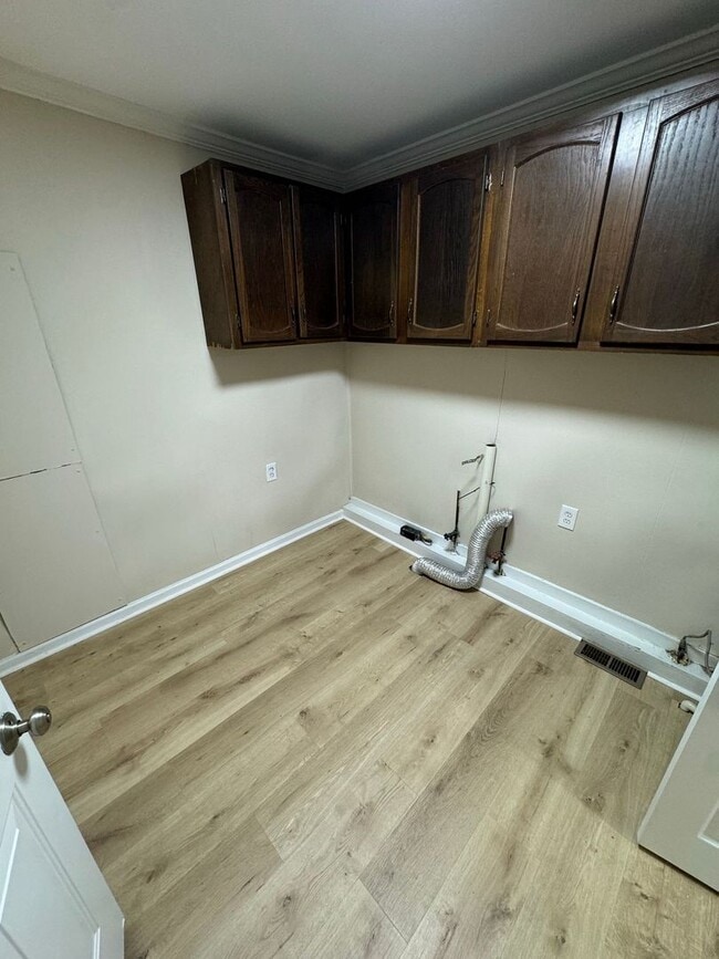 Building Photo - 3-Bedroom, 3-Bathroom Home - Close to Winthrop Coliseum, Shopping