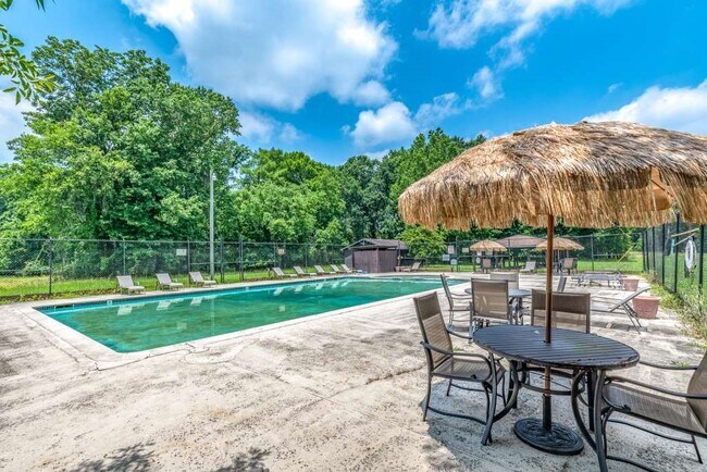 Building Photo - 4 Laurel Ct