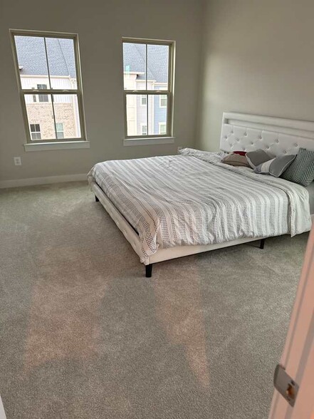 Bedroom - 24104 Newtonmore Ter