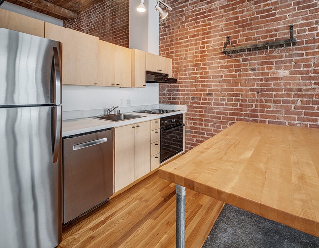 Building Photo - 355 Bryant St