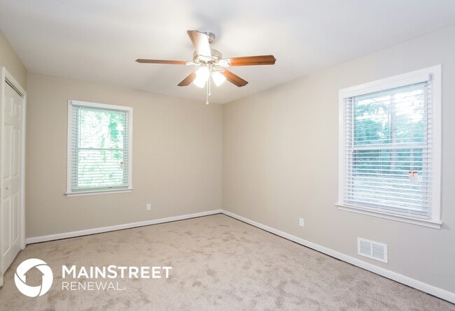 Building Photo - 418 Smyrna Powder Springs Rd SW