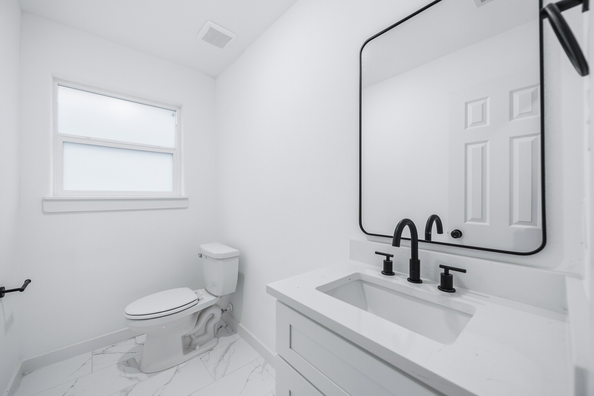 Building Photo - 9316 Sundown Dr