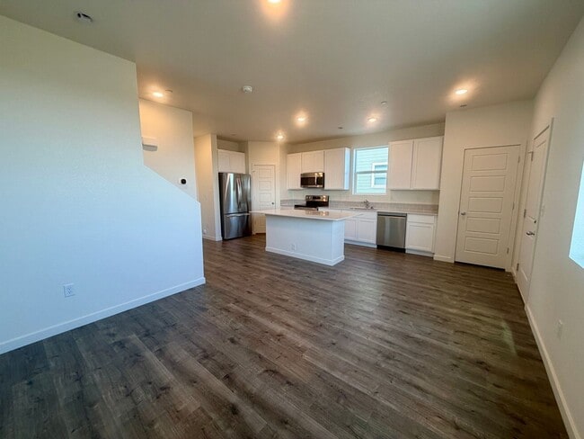 Building Photo - 3852 Pinnacles Ct