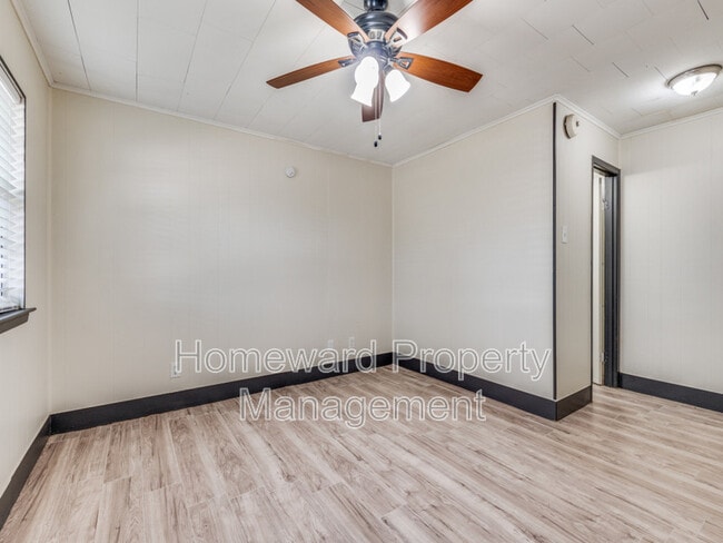 Building Photo - 9311 Oakland Dr