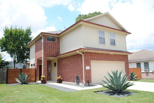 Primary Photo - 5824 Grace Ln