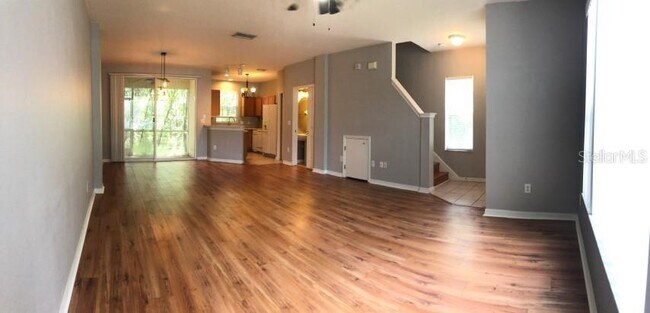 Building Photo - 11050 Black Swan Ct