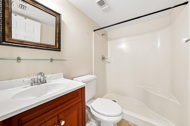 Building Photo - 7091 Golf Colony Ct