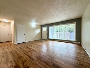 Building Photo - 4624 SE 29th Ave