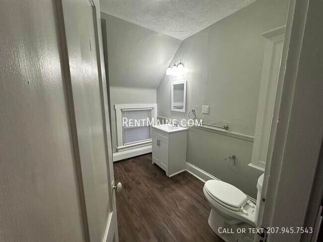 Building Photo - 439 Fourth St. Apt.