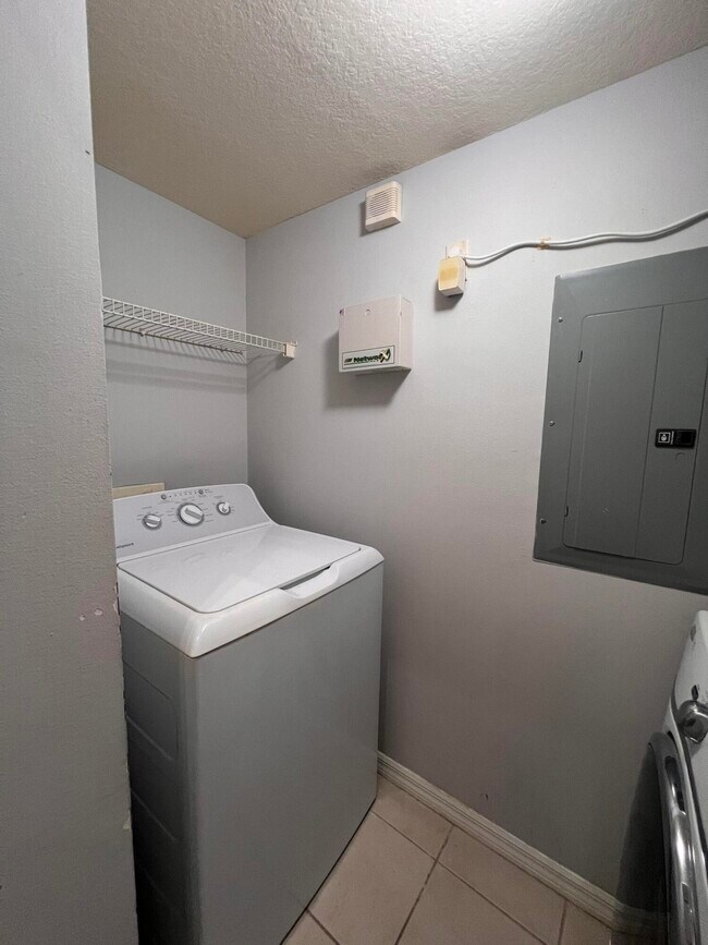 Building Photo - 4241 San Marino Blvd