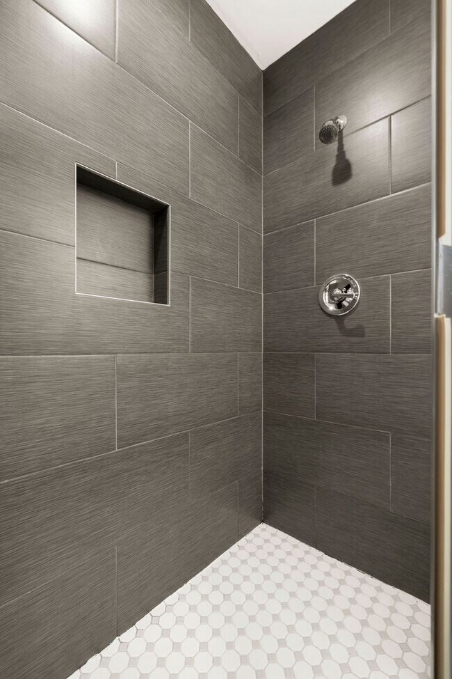 Building Photo - 810 Monte Rosa Dr