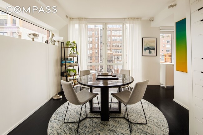 Building Photo - 130 W 20th St