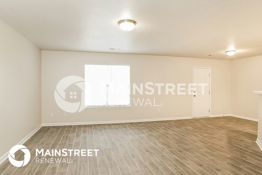 Building Photo - 4656 Chapel Ridge Dr