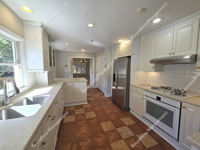 Building Photo - 1376 Normandy Dr NE