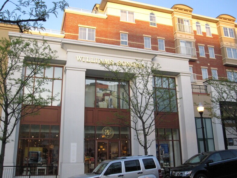 Nearby Retail - 2001 15th St North