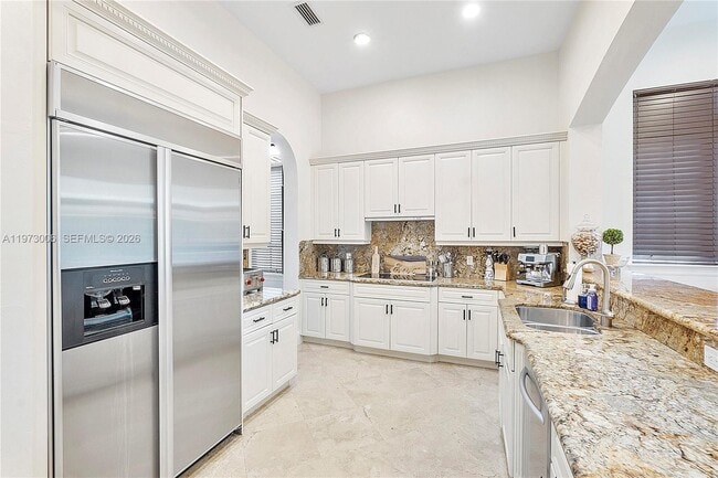 Building Photo - 9564 Exbury Ct