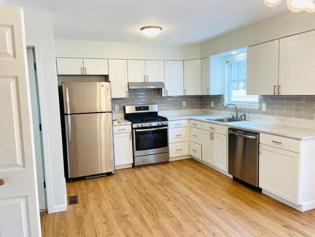 Primary Photo - 607 Lily Ct