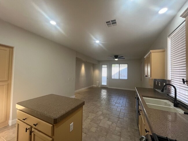 Building Photo - single story, 3 bed, 2 bath, 2 car garage in gated community in Summerlin