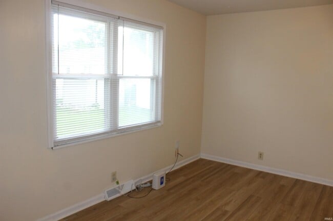 Building Photo - 1716 S Walnut Ln
