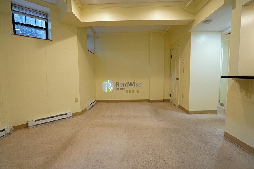 Building Photo - 107 Queensberry St