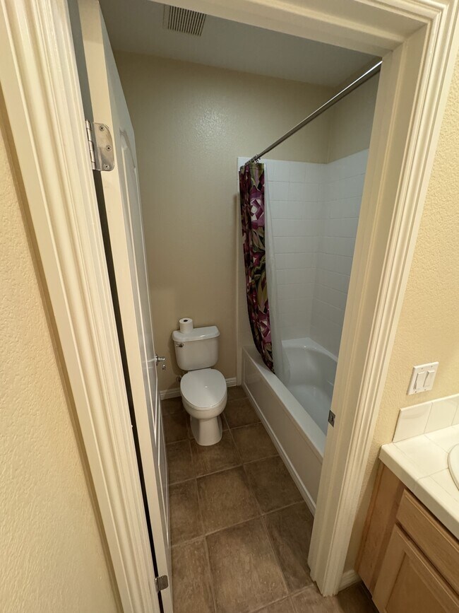 Building Photo - 851 Antilla Way