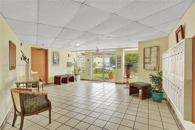 Building Photo - 7150 Indian Creek Dr