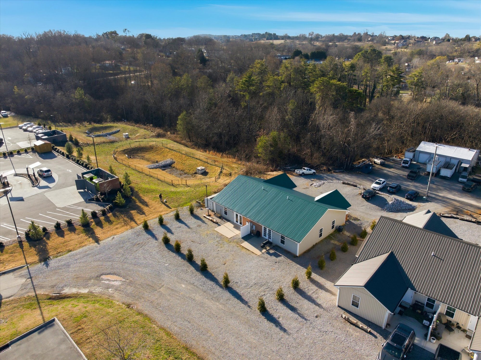Building Photo - 1912 Laurel Ln