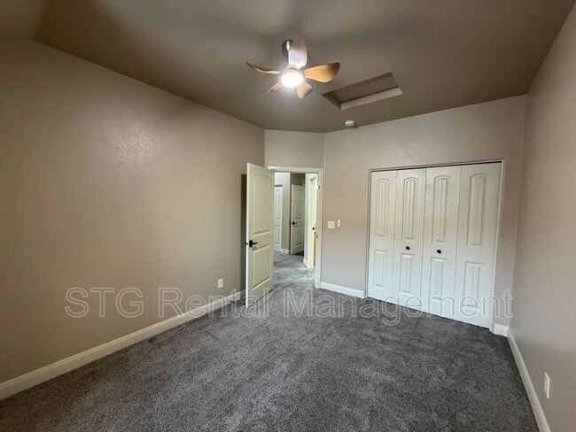 Building Photo - 449 W 500 N