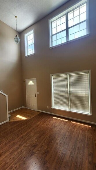 Building Photo - 2503 Timbercreek Cir