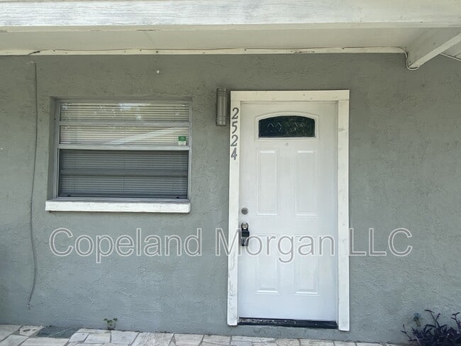 Building Photo - 2524 W Carmen St
