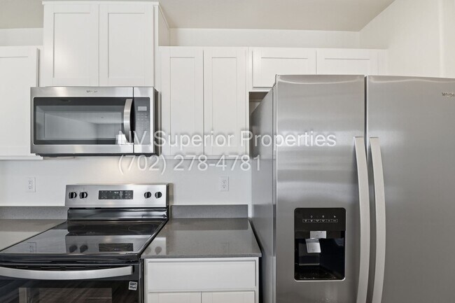 Building Photo - Aliante!! Never lived in!!! Gated!! Community Pool!!! Playground!! 2 Car Garage!! Tankless Hot wa...