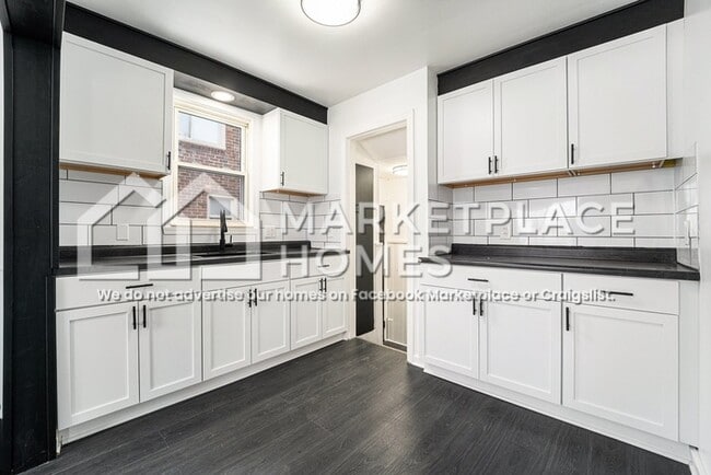 Building Photo - 19394 Barlow St